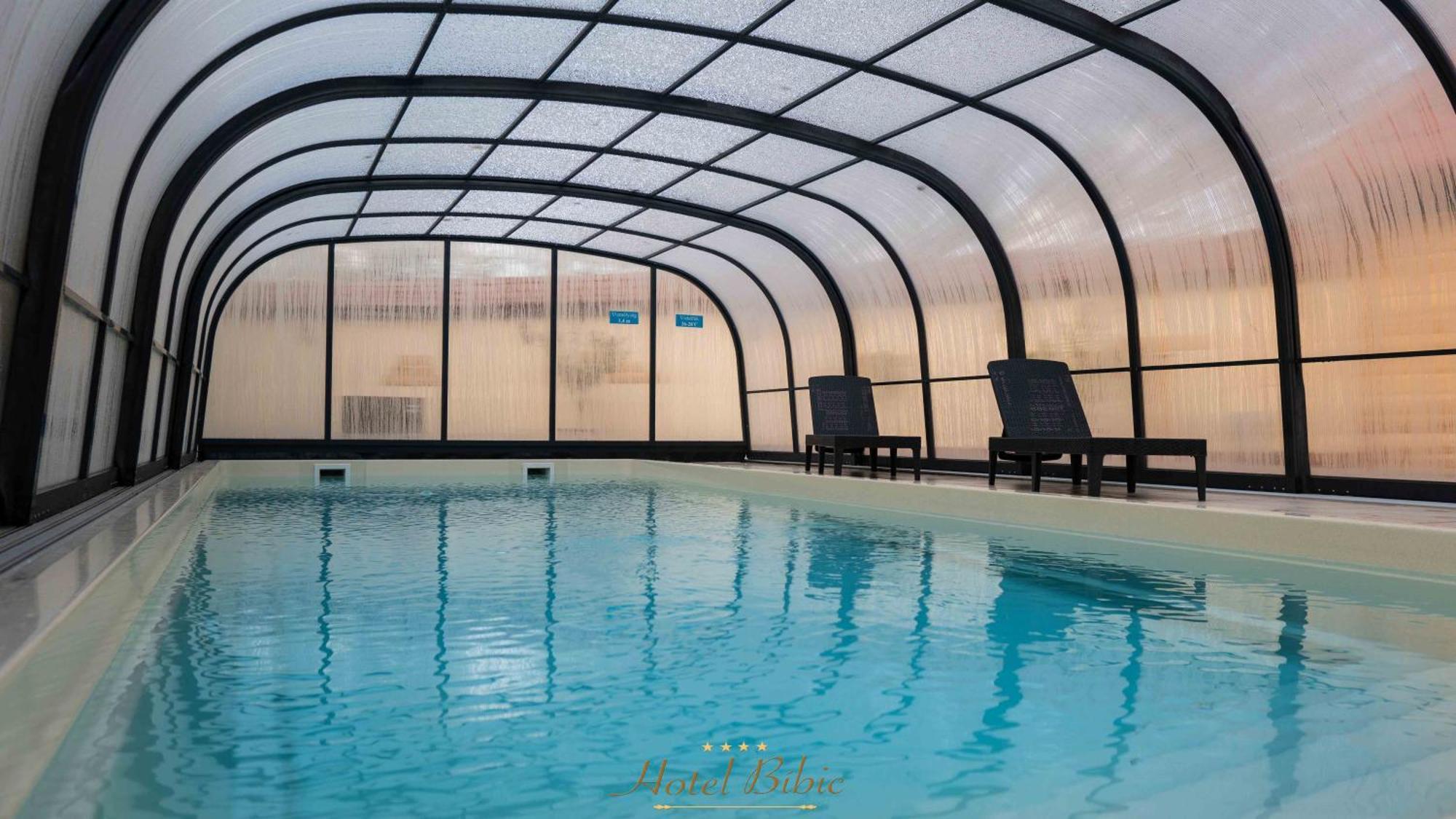 Hotel Bibic Es Tueskevar Etterem Es Horgaszto Nyíregyháza Zewnętrze zdjęcie
