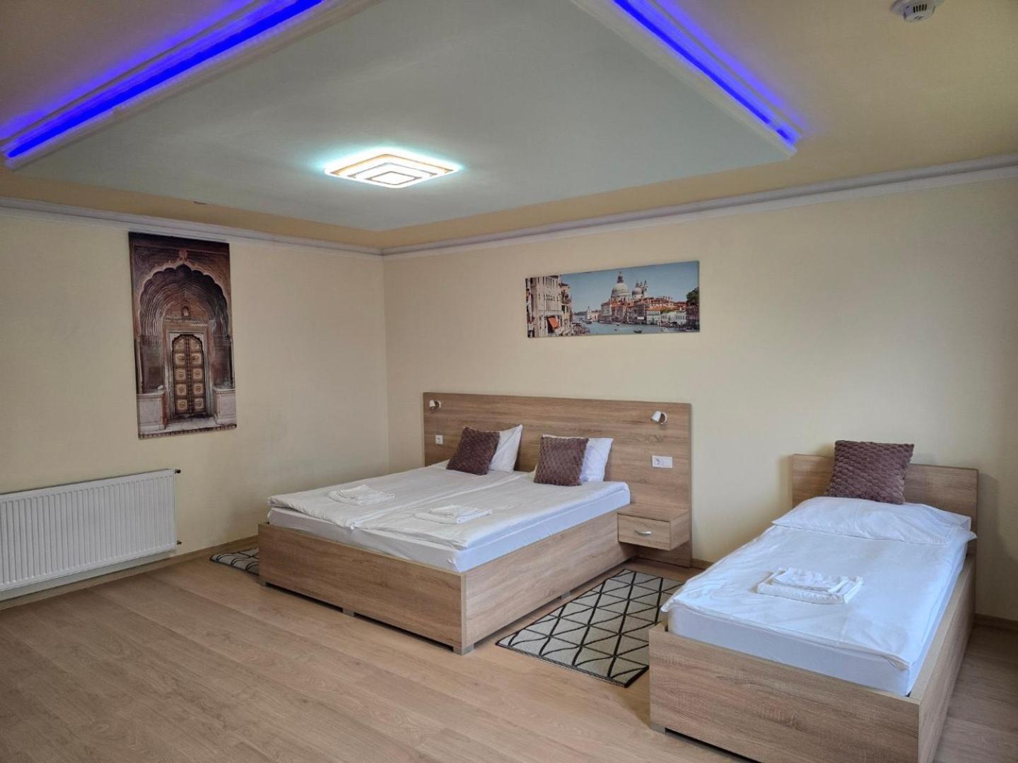 Hotel Bibic Es Tueskevar Etterem Es Horgaszto Nyíregyháza Zewnętrze zdjęcie