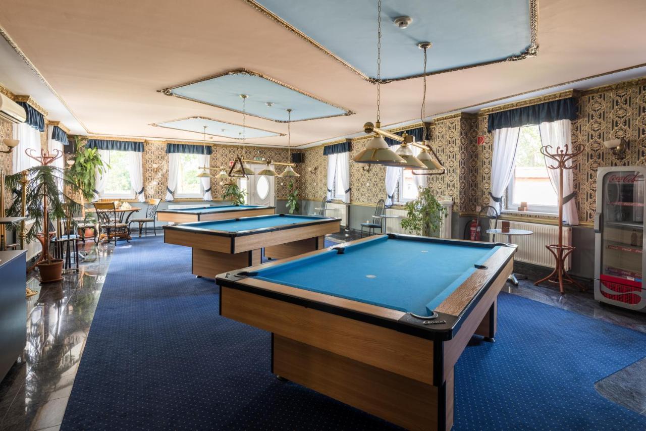 Hotel Bibic Es Tueskevar Etterem Es Horgaszto Nyíregyháza Zewnętrze zdjęcie