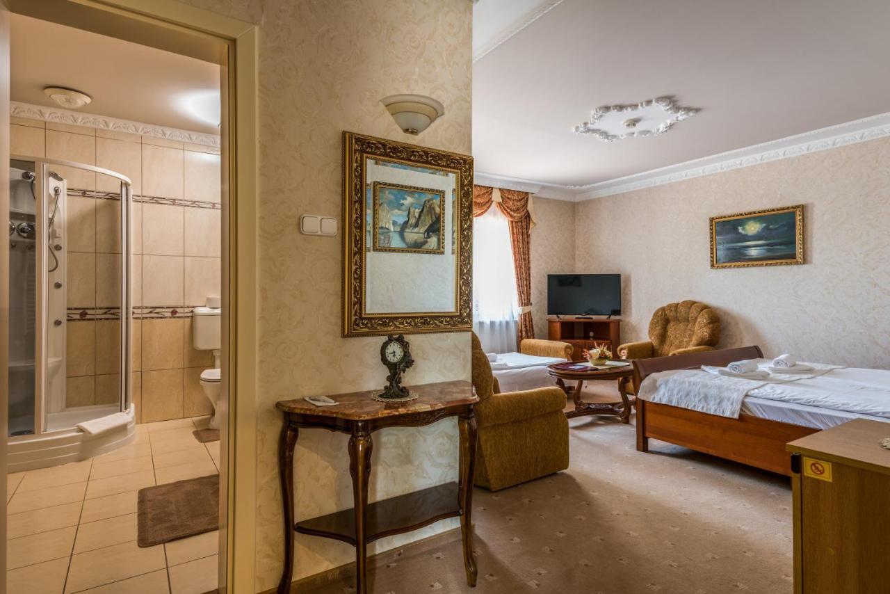 Hotel Bibic Es Tueskevar Etterem Es Horgaszto Nyíregyháza Zewnętrze zdjęcie