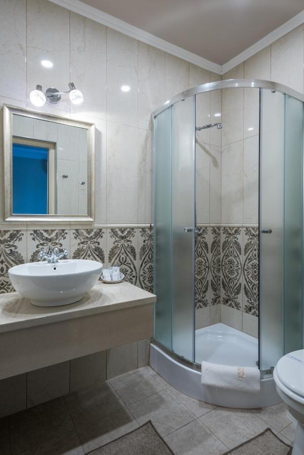 Hotel Bibic Es Tueskevar Etterem Es Horgaszto Nyíregyháza Zewnętrze zdjęcie