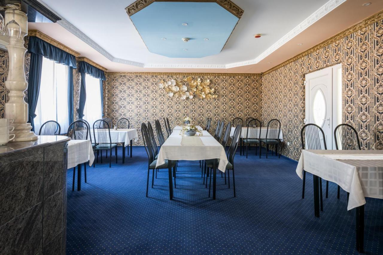 Hotel Bibic Es Tueskevar Etterem Es Horgaszto Nyíregyháza Zewnętrze zdjęcie
